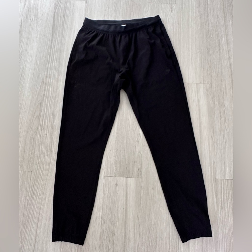 Men’s Gymshark studio joggers Black size medium (brand new never worn)